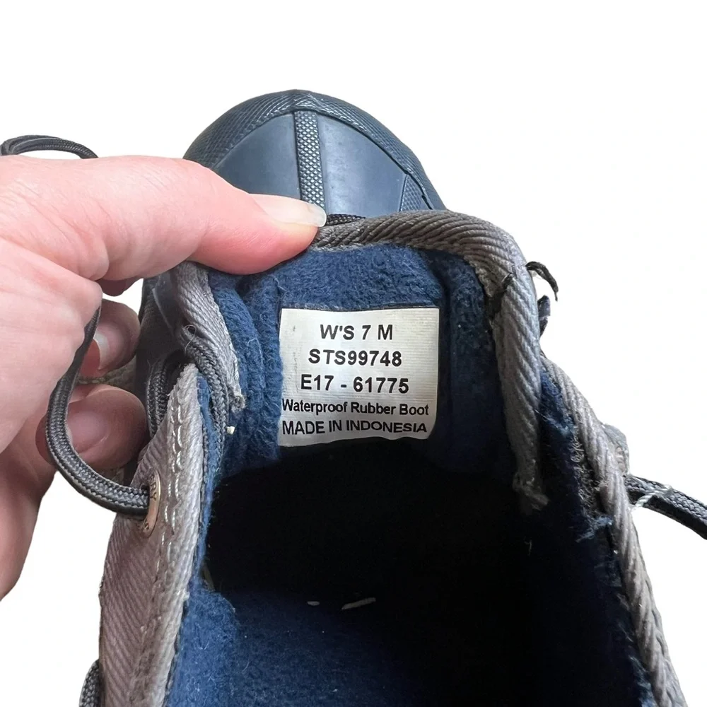 Sperry women’s navy low‎ rise rubber lace up duck boots SZ 7
